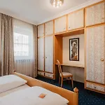 Apartamento Appartementhaus Stoeckl *